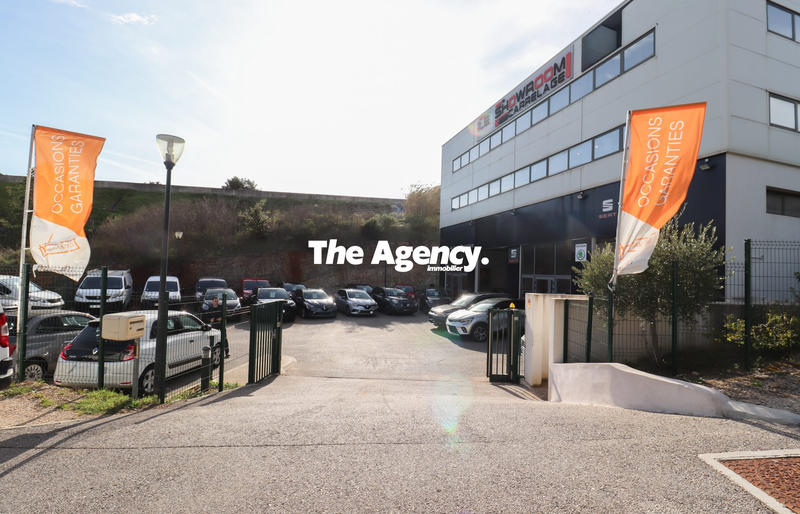 Fonds de commerce - Local commercial - 824 m²