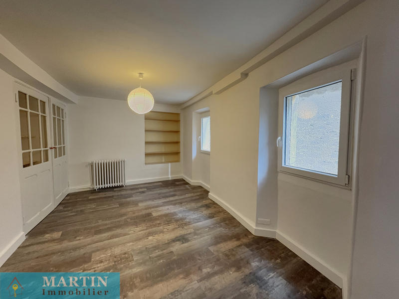 Maison - 213 m² - 9 pièces