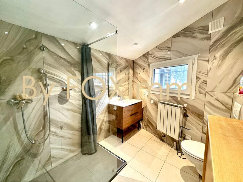 Maison - 230 m² - 6 pièces