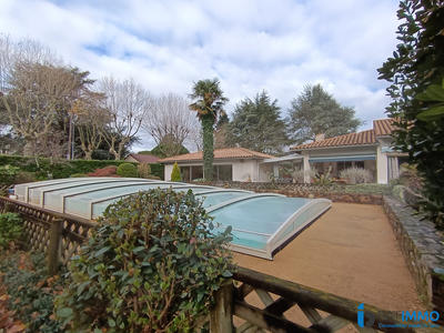 Villa - 230 m² - 7 pièces