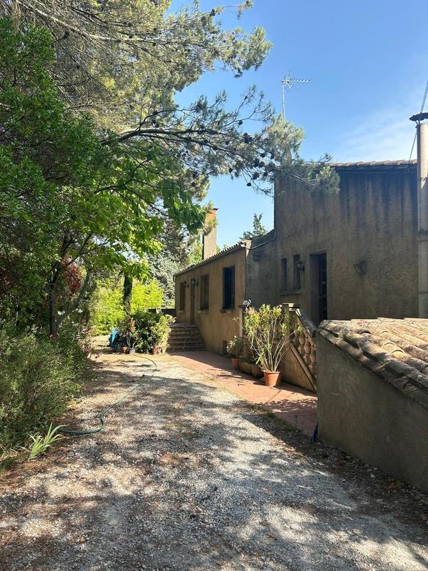 Maison - 427 m² - 11 pièces