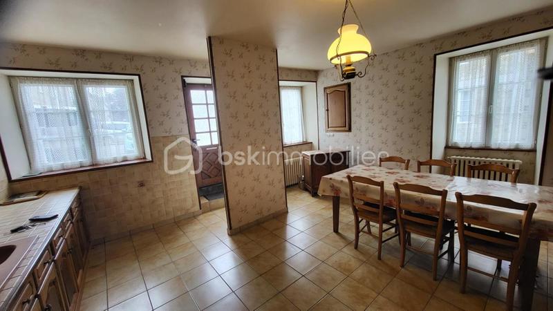 Maison de village - 200 m² - 9 pièces