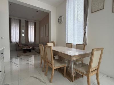 Maison - 140 m² - 4 pièces