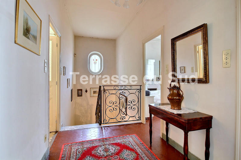 Maison - 218 m² - 7 pièces