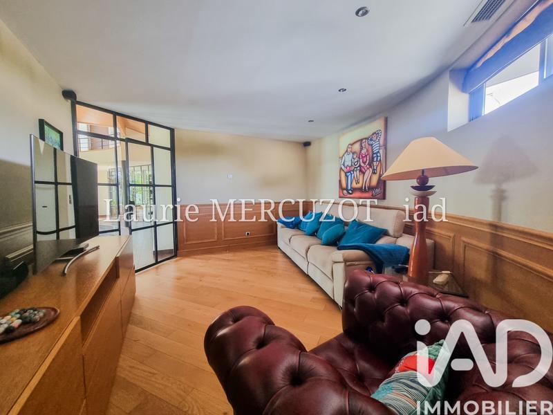 Maison - 260 m² - 7 pièces