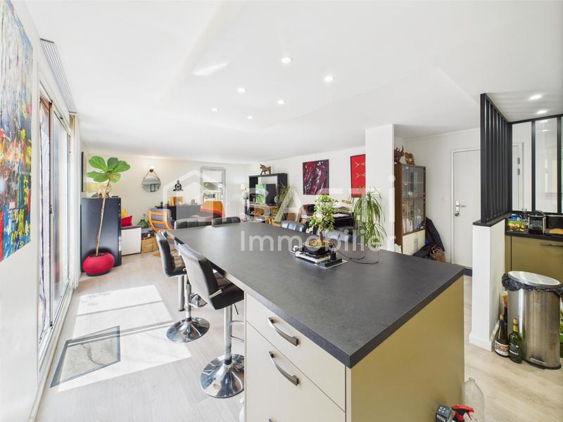 Appartement - 94 m² - 4 pièces