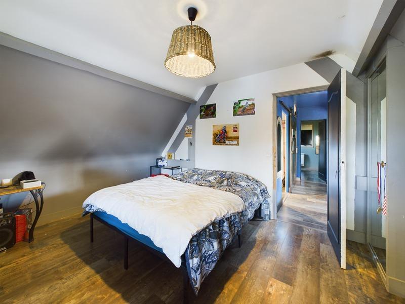 Maison - 180 m² - 6 pièces