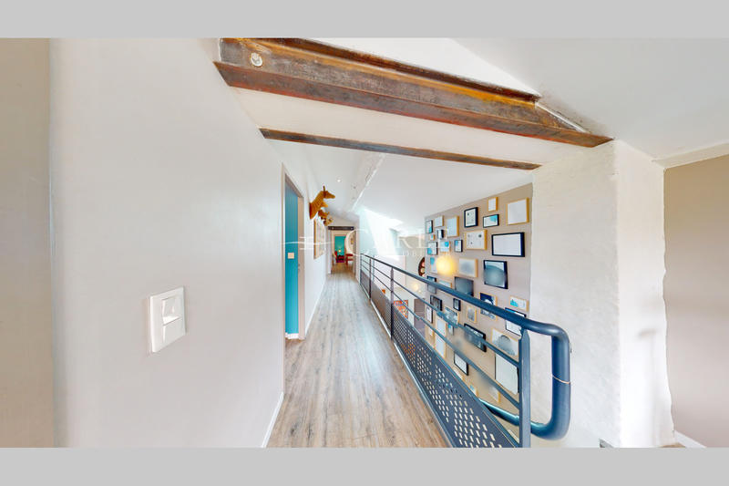 Propriété - 285 m² - 11 pièces