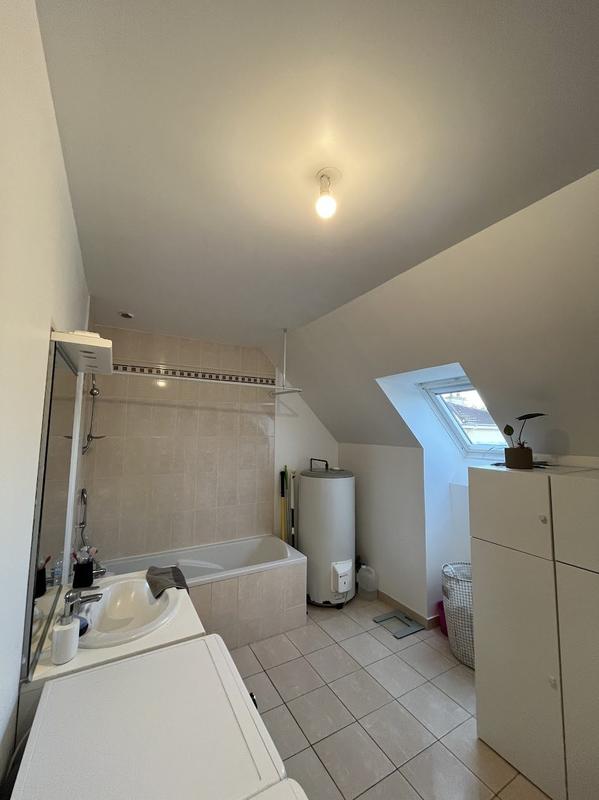 Maison traditionnelle - 115 m² - 7 pièces