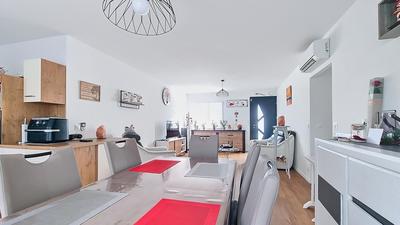 Maison - 101 m² - 5 pièces