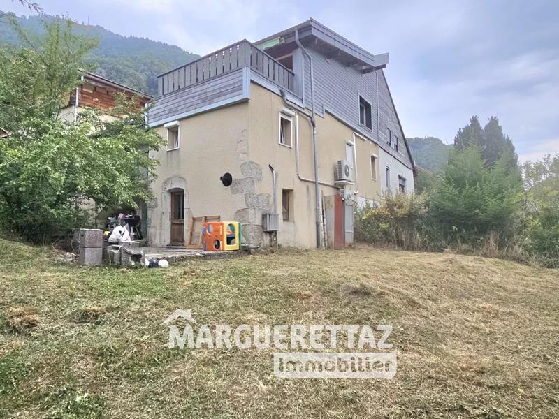 Maison - 140 m² - 5 pièces