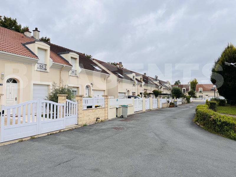 Maison - 91 m² - 5 pièces