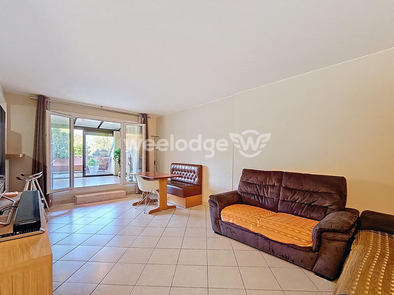 Appartement - 90 m² - 5 pièces