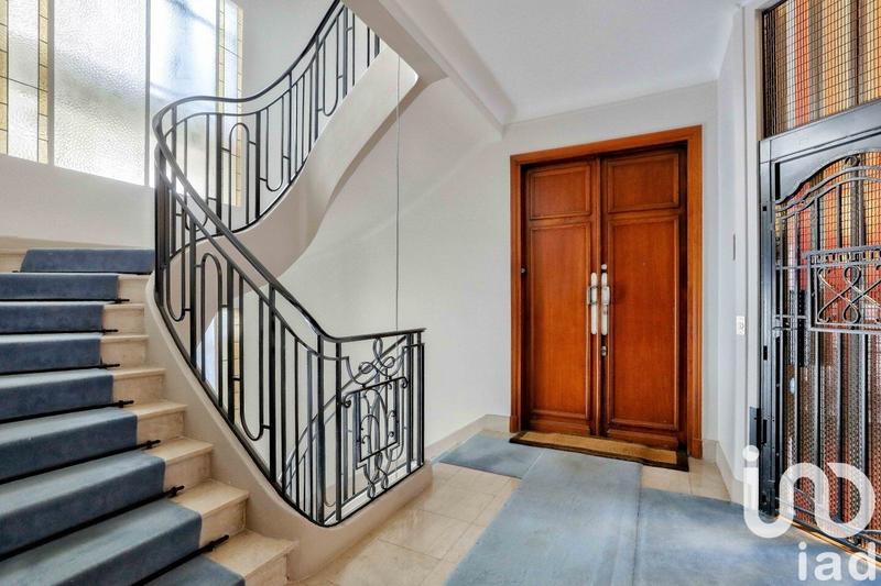 Appartement - 145 m² - 7 pièces