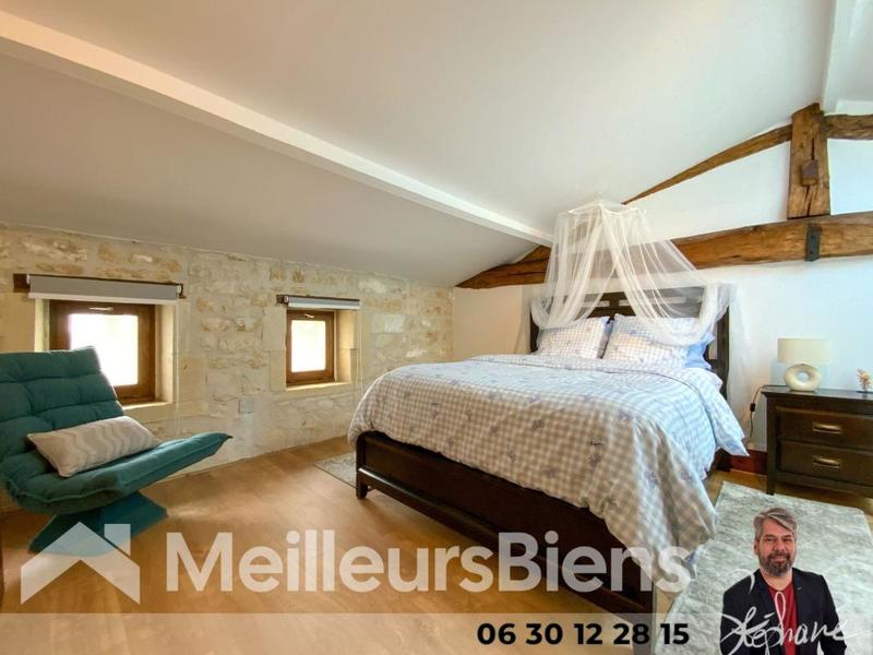 Maison traditionnelle - 227 m² - 10 pièces