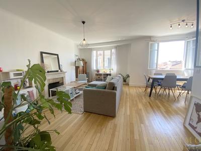 Appartement - 82 m² - 3 pièces