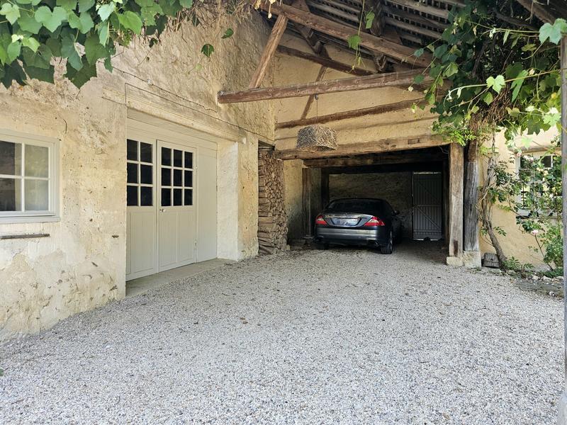 Maison - 453 m² - 7 pièces