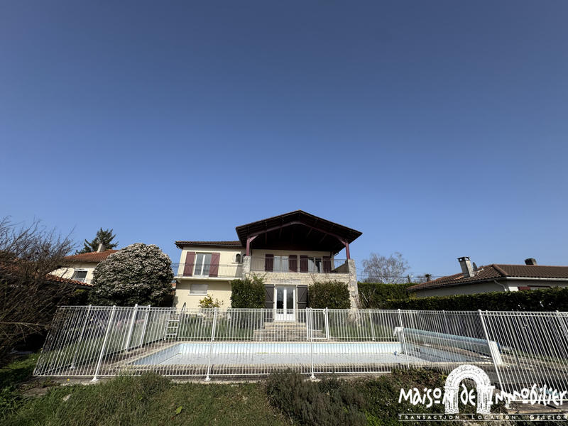 Maison - 191 m² - 5 pièces