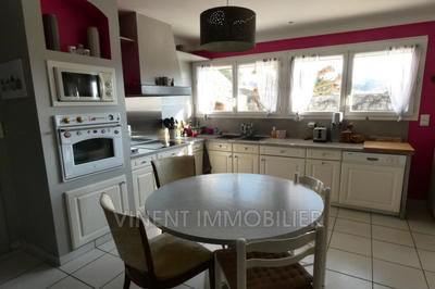 Maison - 152 m² - 8 pièces