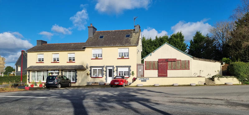 Maison - 286 m² - 15 pièces