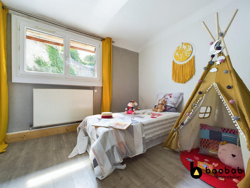 Appartement - 82 m² - 4 pièces