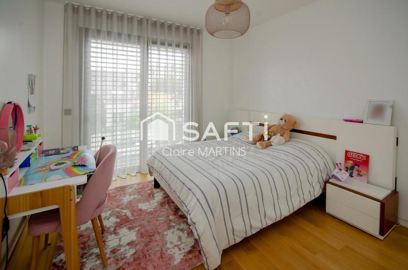 Maison - 185 m² - 8 pièces