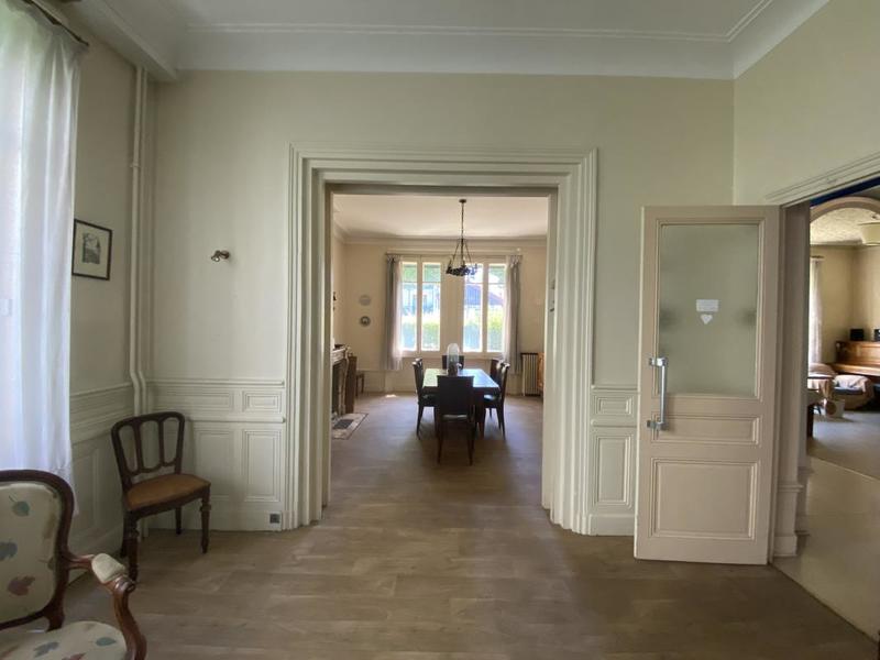 Maison - 232 m² - 8 pièces