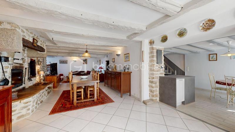 Corps de ferme - 160 m² - 6 pièces