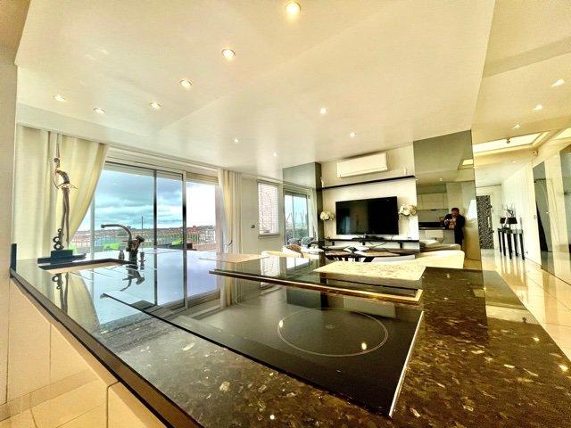 Villa sur toit - 138 m² - 4 pièces