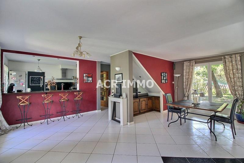 Maison - 254 m² - 9 pièces