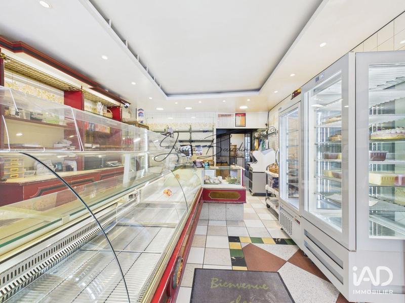 Local commercial - 244 m²