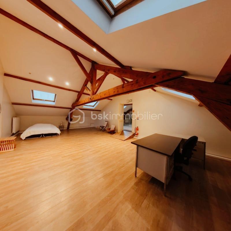 Immeuble - 1 665 m² - 33 pièces