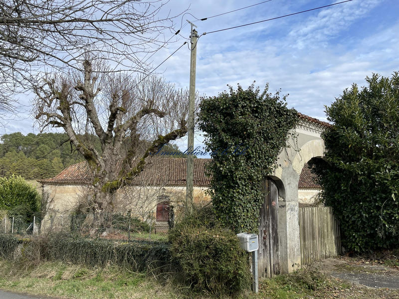 Maison - 216 m² - 7 pièces