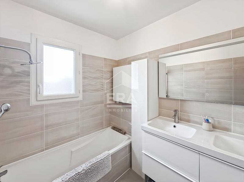 Maison - 86 m² - 4 pièces