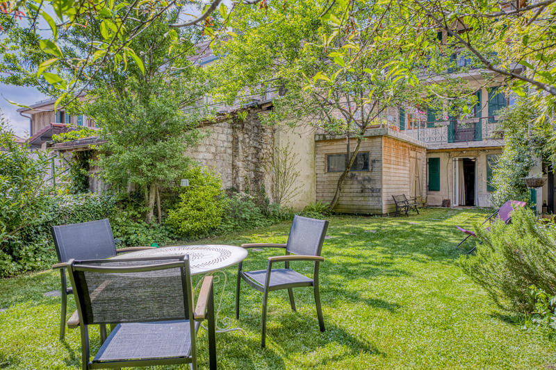 Maison de ville - 280 m² - 10 pièces