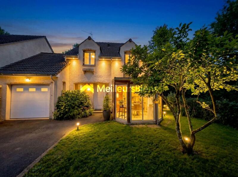 Maison - 197 m² - 8 pièces