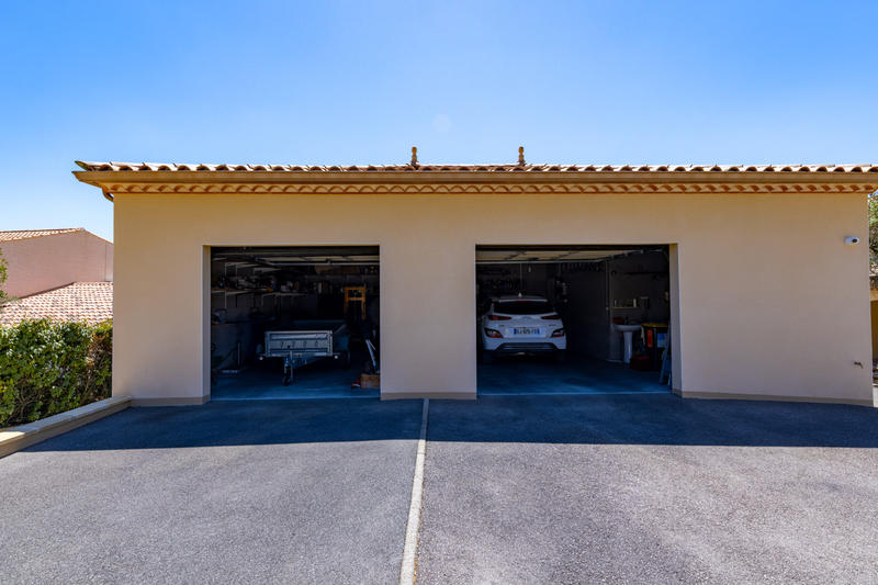 Maison - 240 m² - 7 pièces