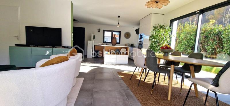 Maison - 93 m² - 4 pièces
