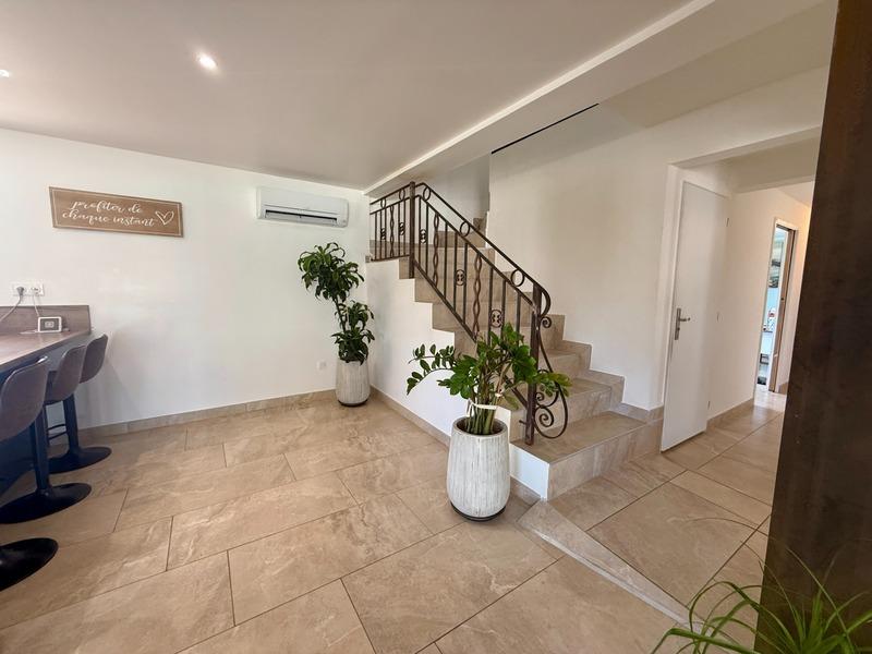 Villa - 194 m² - 9 pièces