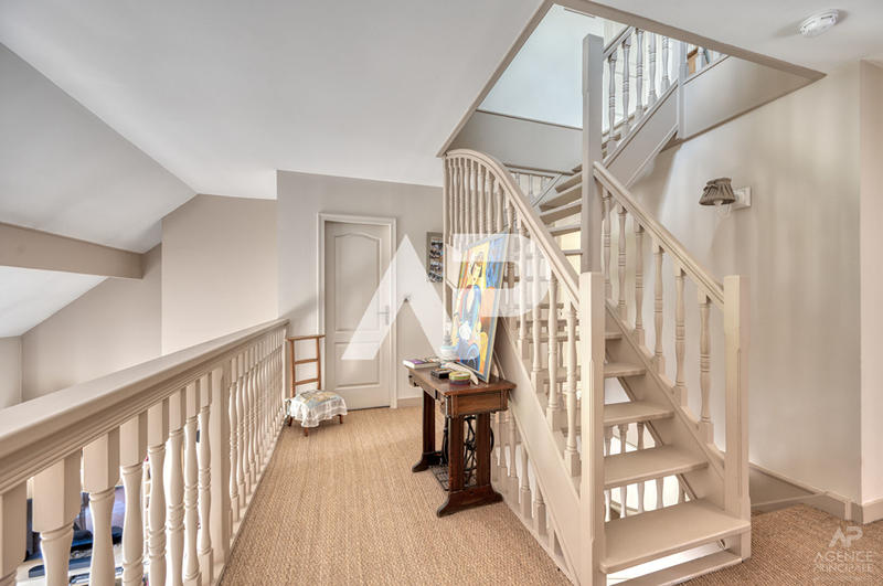 Maison - 163 m² - 7 pièces