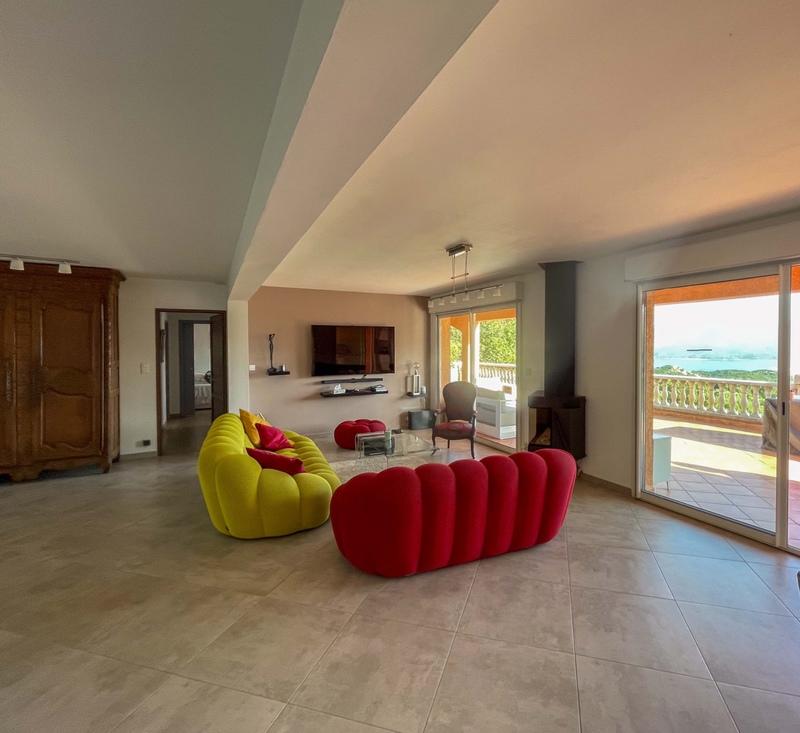 Maison - 142 m² - 6 pièces