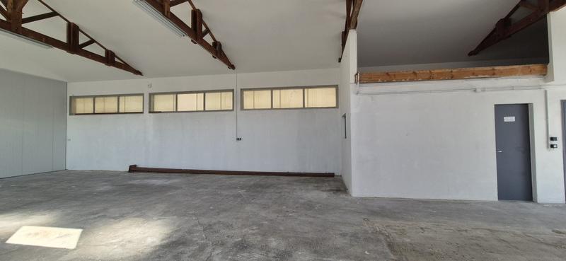 Entrepôt - 252 m² - 4 pièces