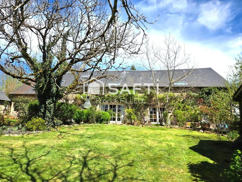 Maison - 282 m² - 8 pièces