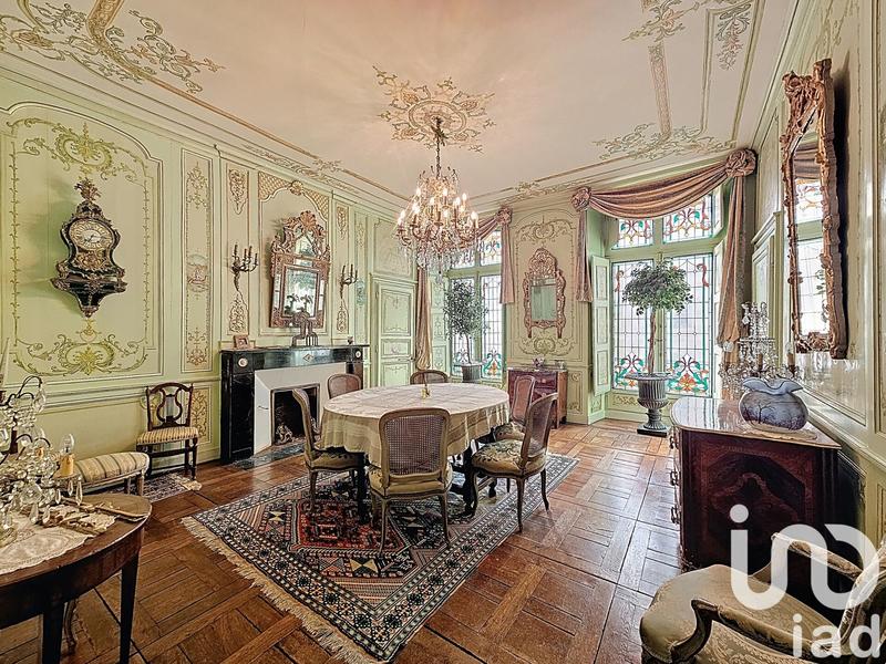 Appartement - 244 m² - 8 pièces