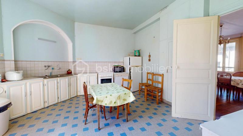 Demeure - 196 m² - 7 pièces