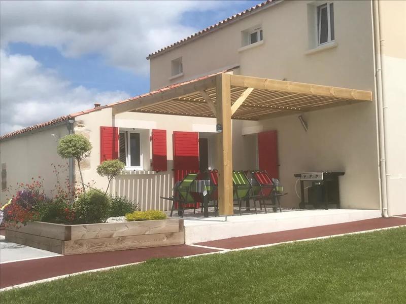 Propriété - 245 m² - 8 pièces