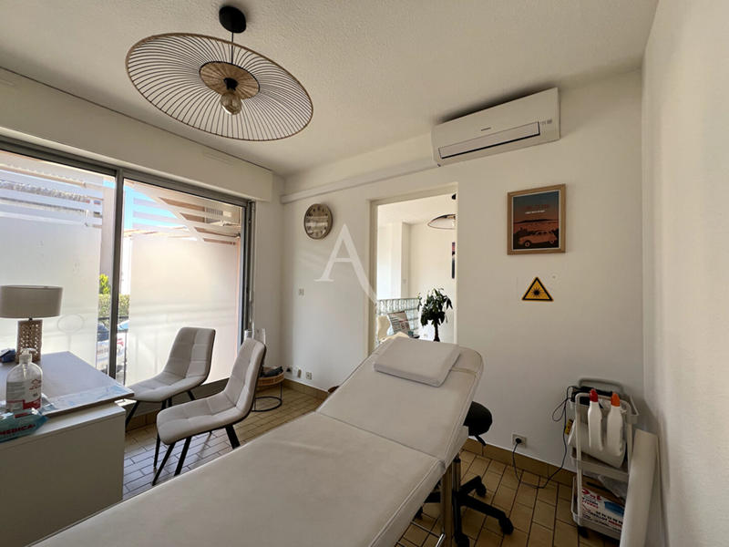 Local commercial - 40 m² - 2 pièces