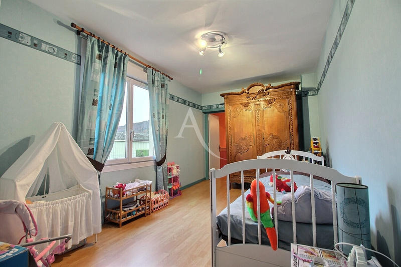 Maison - 191 m² - 8 pièces