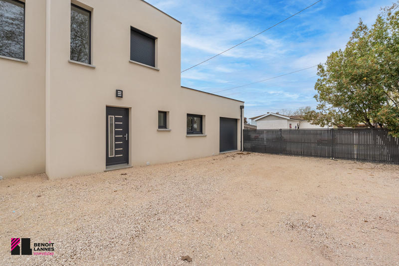 Maison - 94 m² - 5 pièces