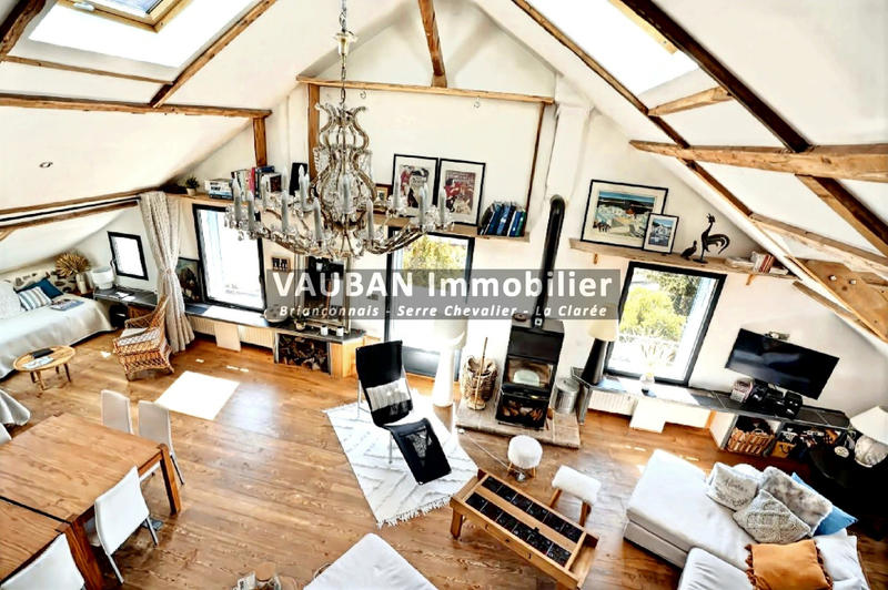 Appartement - 104 m² - 4 pièces